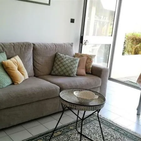 Charmant Studio Idealement Situe ! Commerces, Port Et Plage A Pieds ! Apartmán